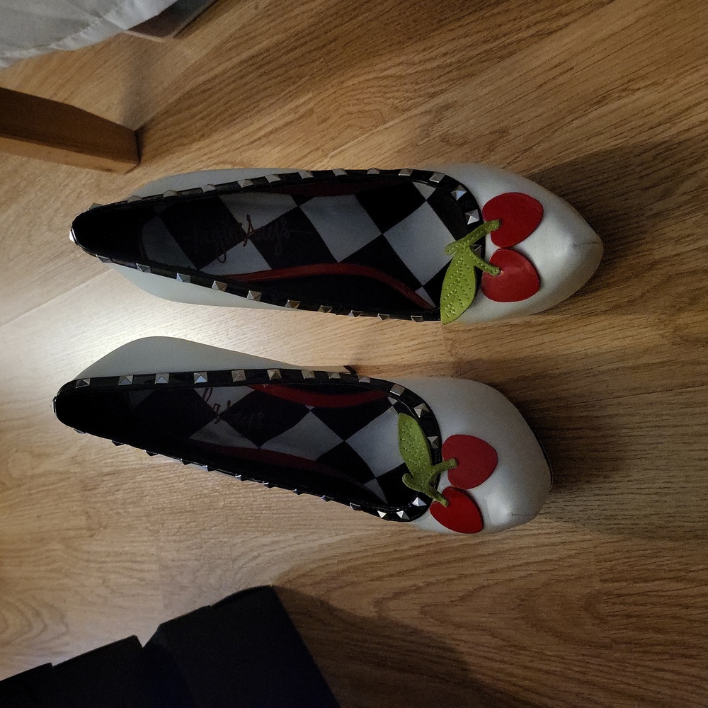 taylorsays white pumps size 6